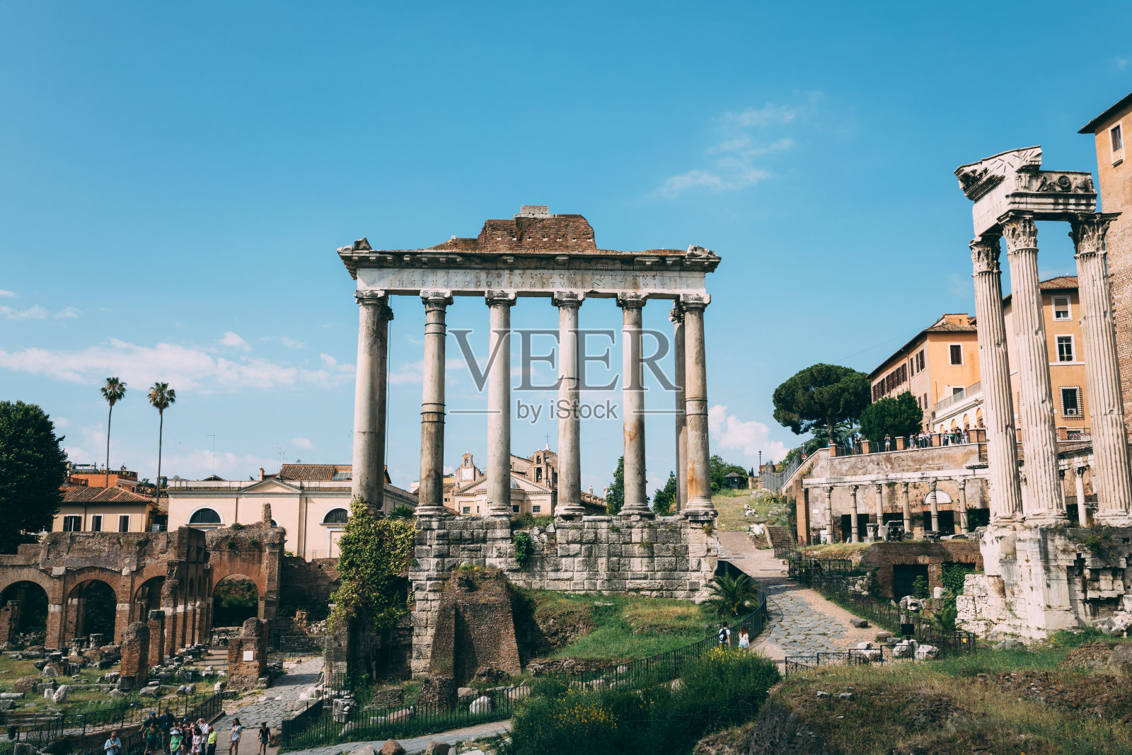 维斯帕先和提图斯神庙的全景位于罗马照片摄影图片