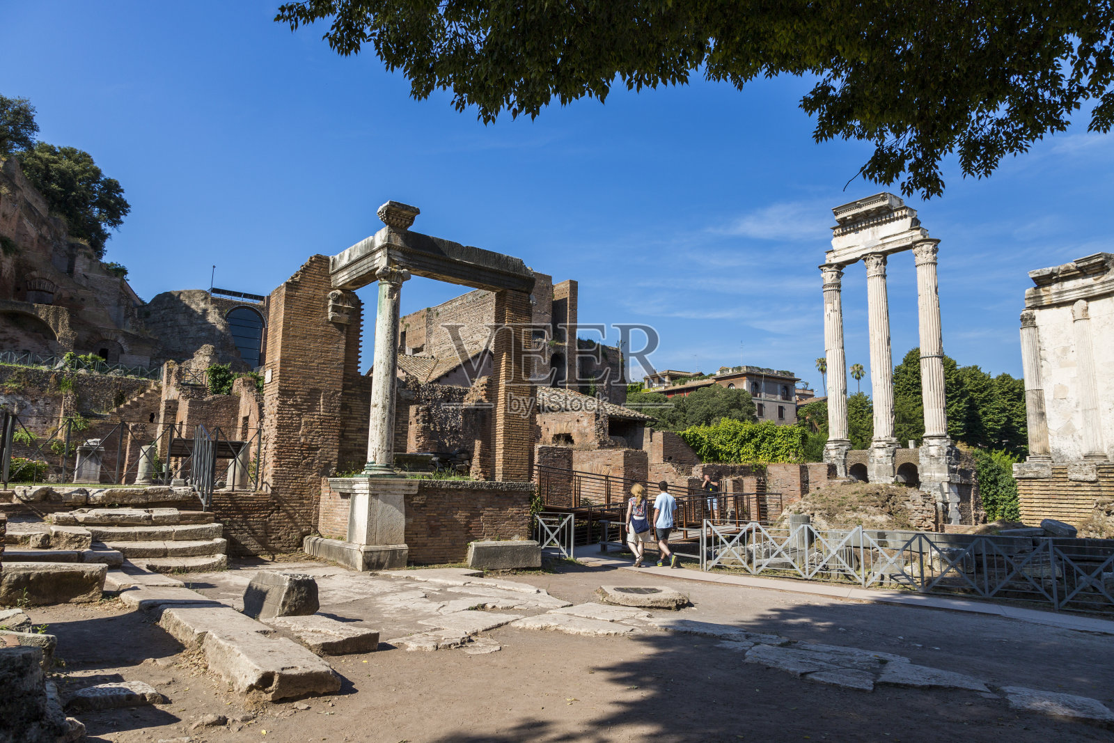 古罗马广场的古代建筑照片摄影图片