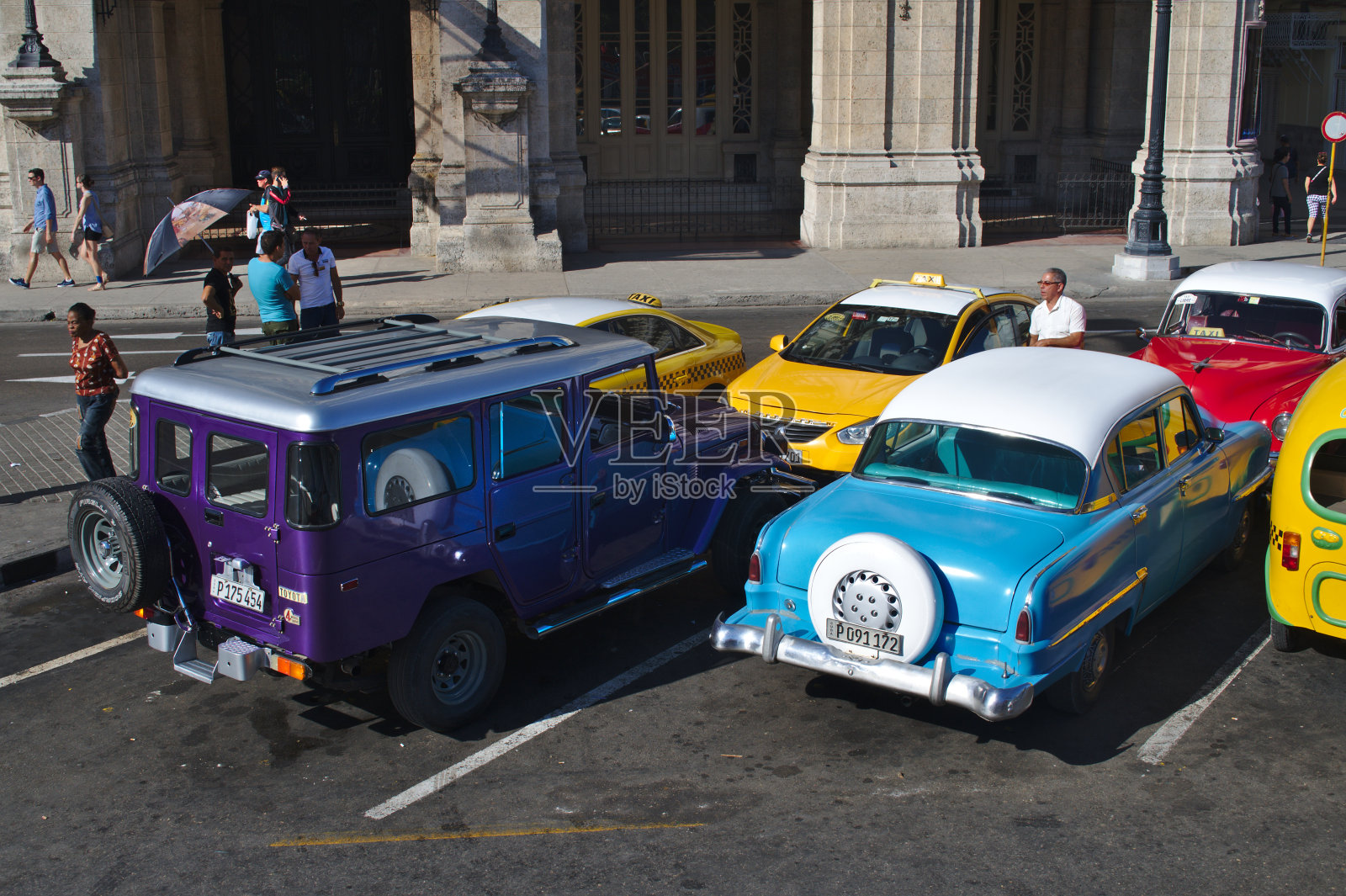 不同类型的出租车照片摄影图片