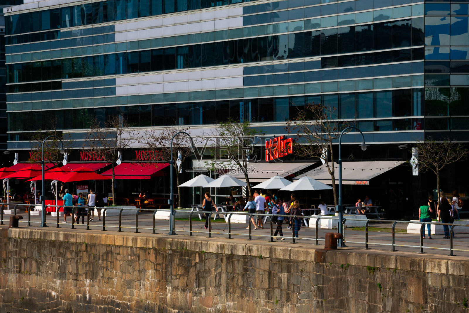 马德罗港附近的海滨照片摄影图片