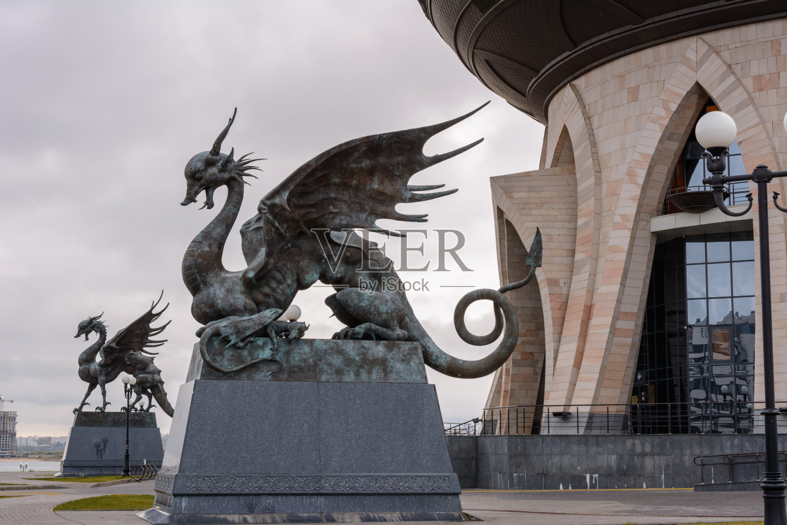 Zilant是一种传说中的生物,介于龙和飞龙之间。自1730年以来,它一直是喀山的官方象征。上午在中央婚礼宫。照片摄影图片