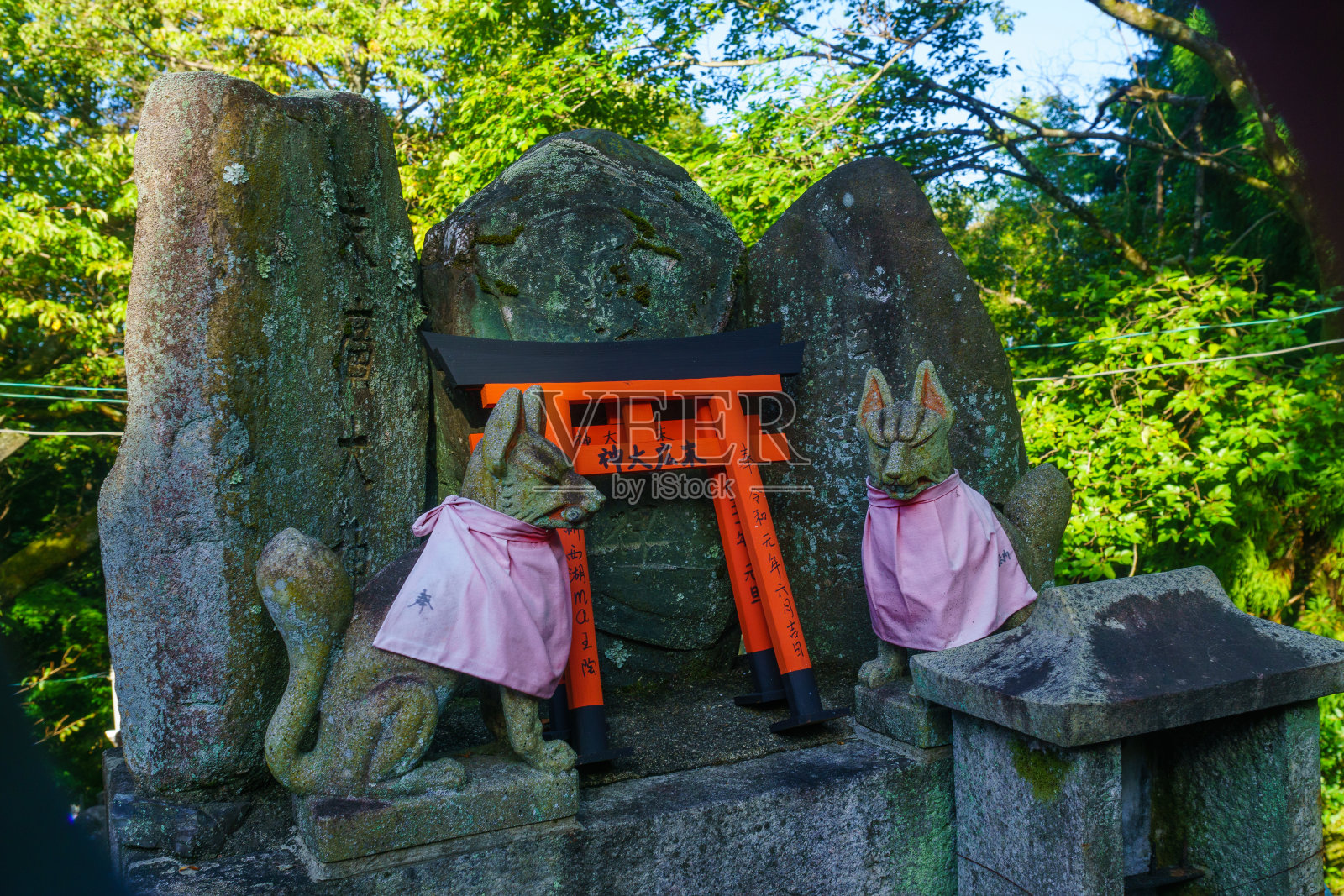 狐狸(Kitsune)形象，稻立山，京都照片摄影图片