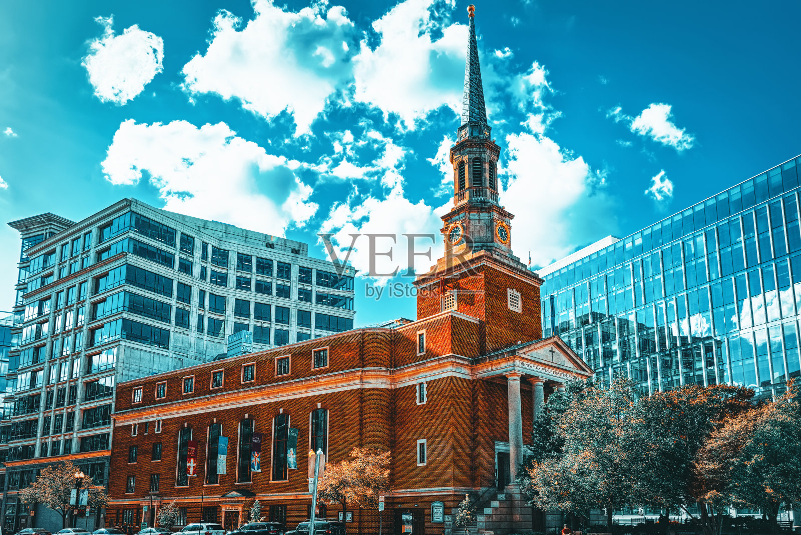 美国华盛顿，纽约大街长老会教堂和城市城市景观。照片摄影图片