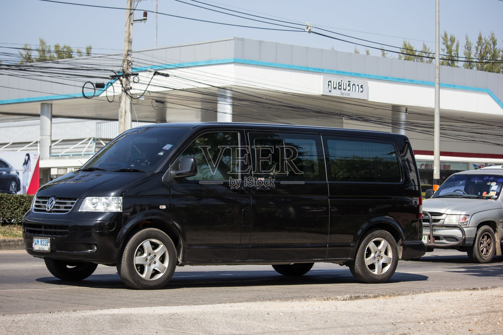 私人面包车，大众运输车。照片摄影图片