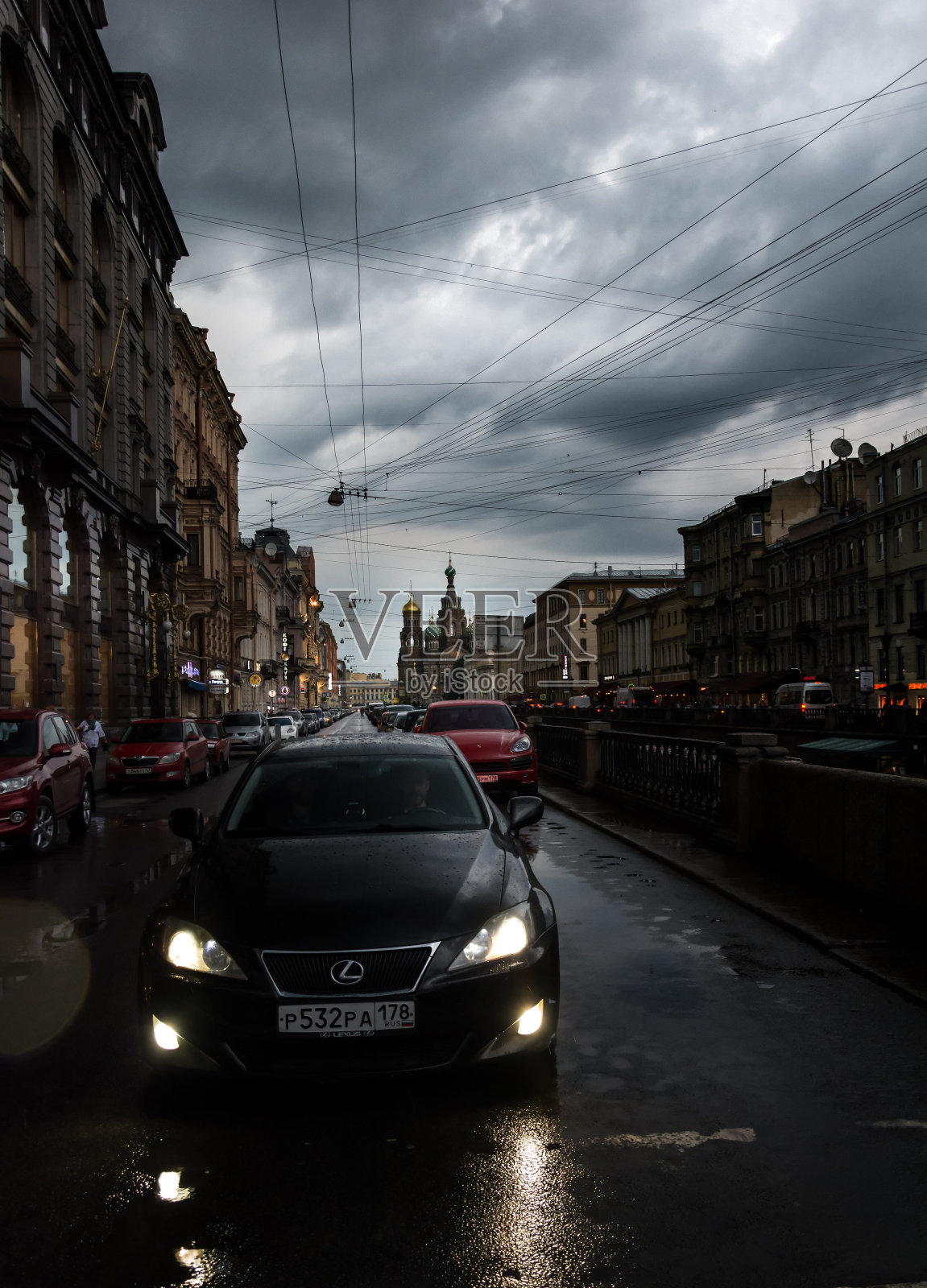圣彼得堡滴血救世主教堂的白色夜景，俄罗斯照片摄影图片