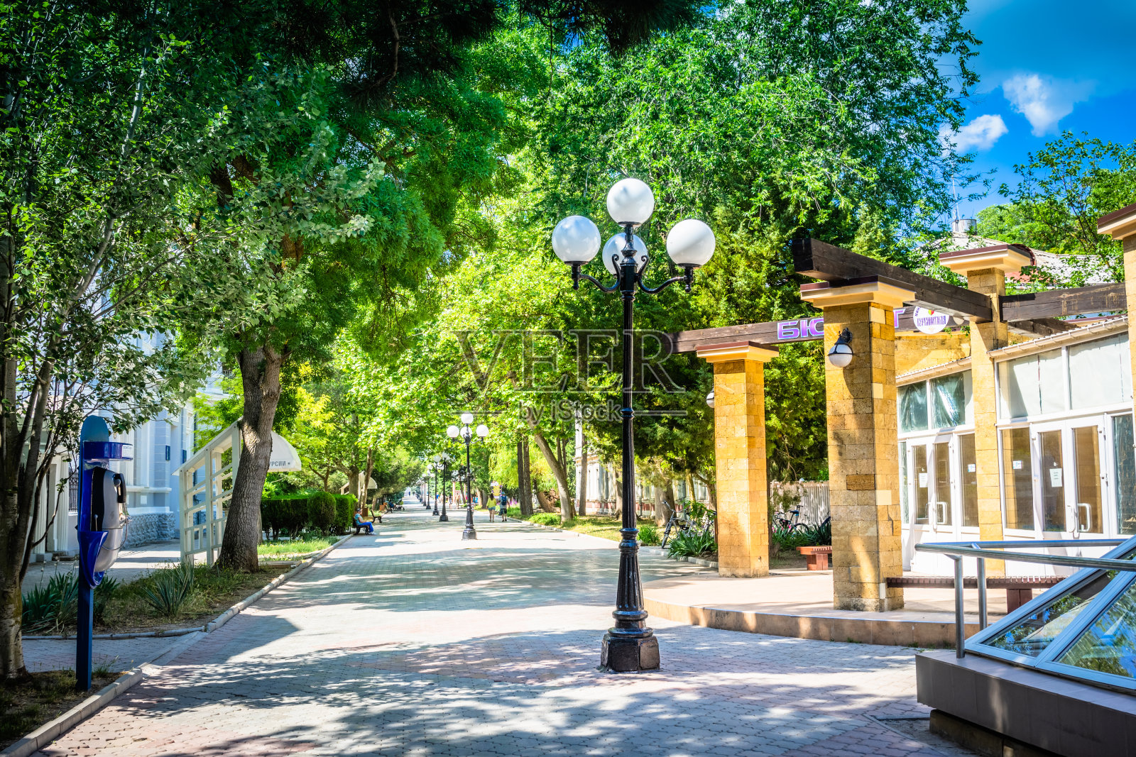 夏季的度假城市景观照片摄影图片