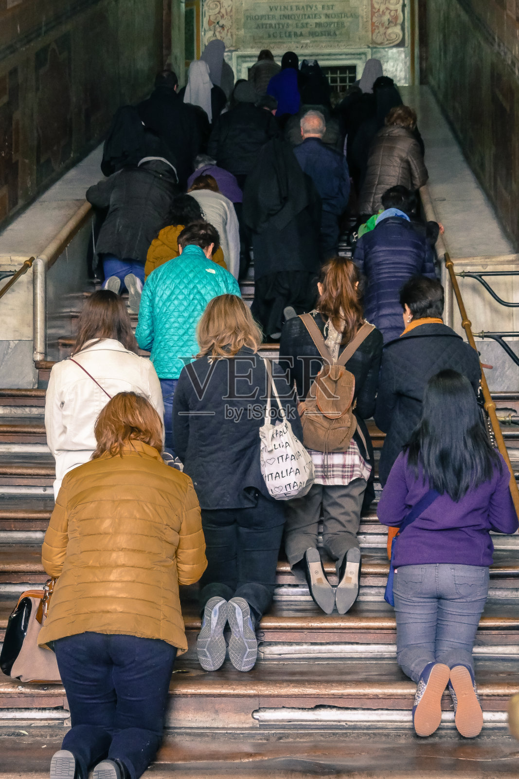 罗马圣阶的朝圣者照片摄影图片