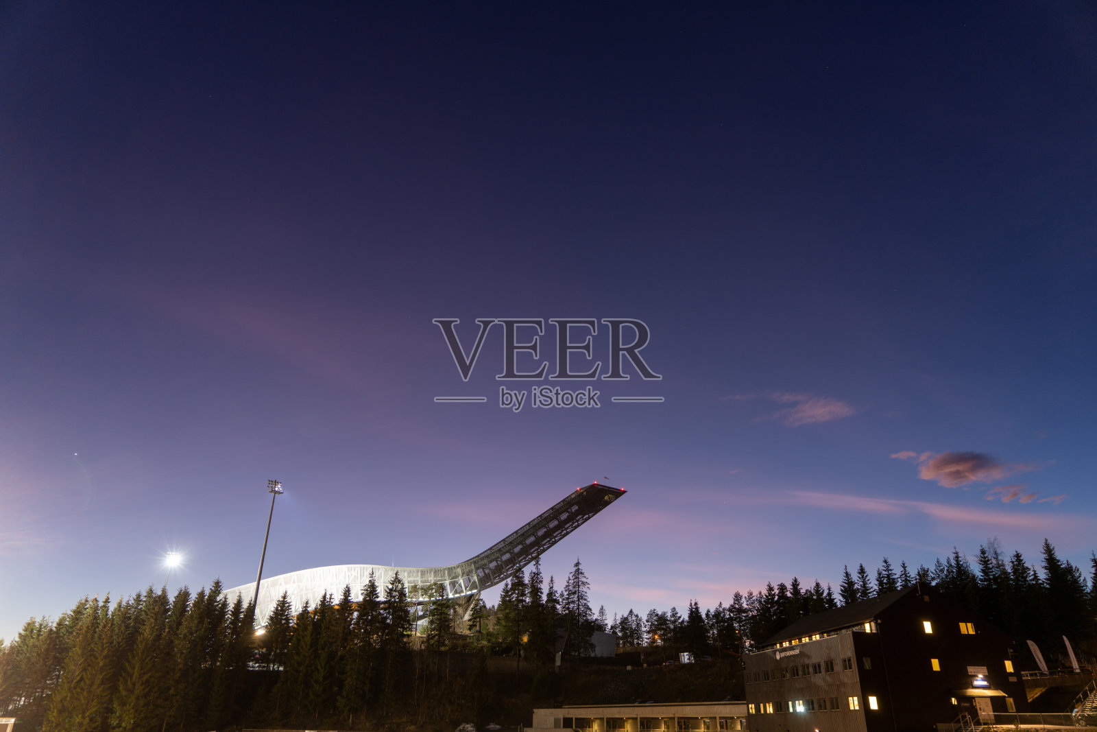 奥斯陆霍门科伦滑雪跳台景色照片摄影图片