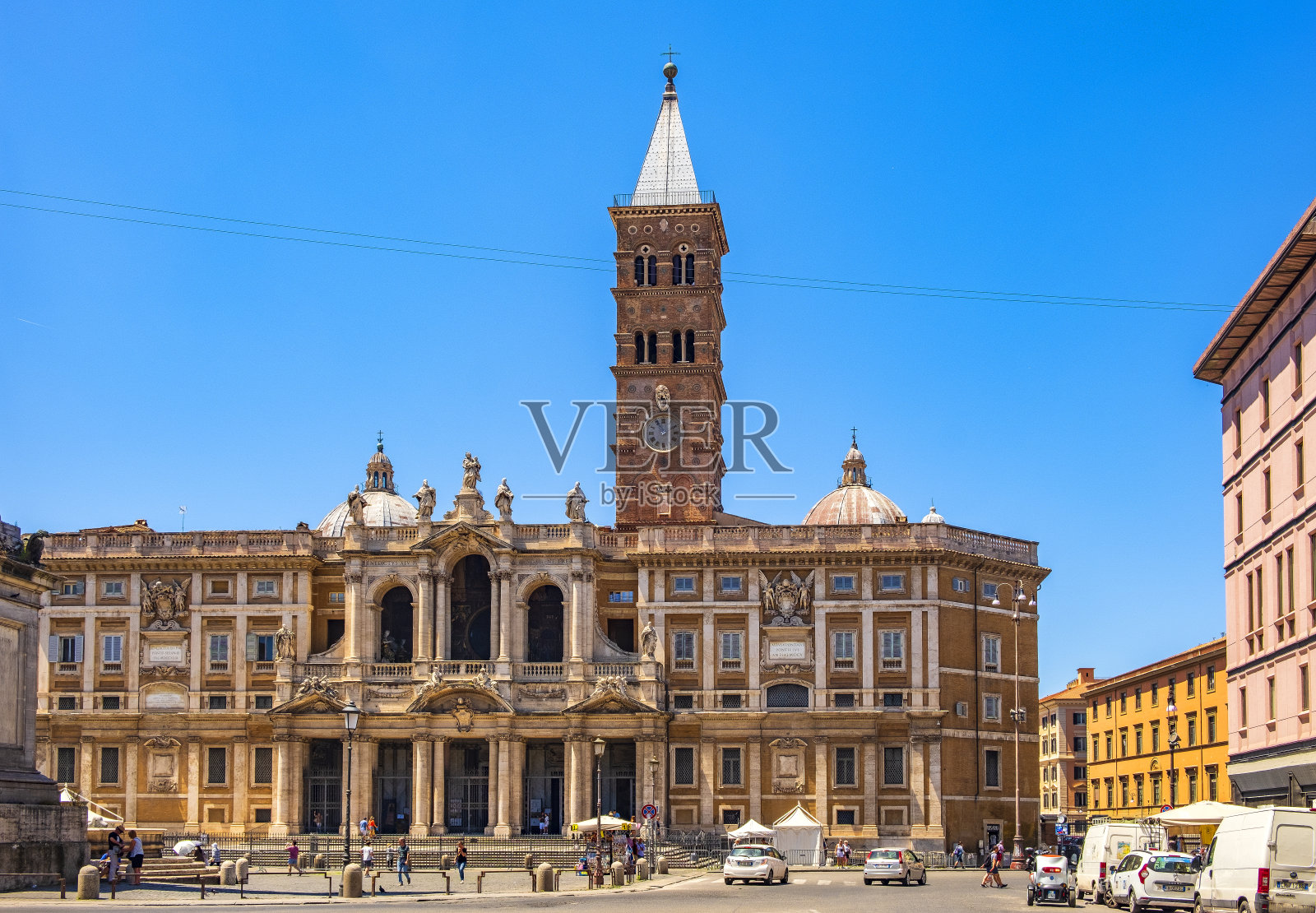 位于历史悠久的罗马中心埃斯奎林山上的圣玛丽大教堂照片摄影图片