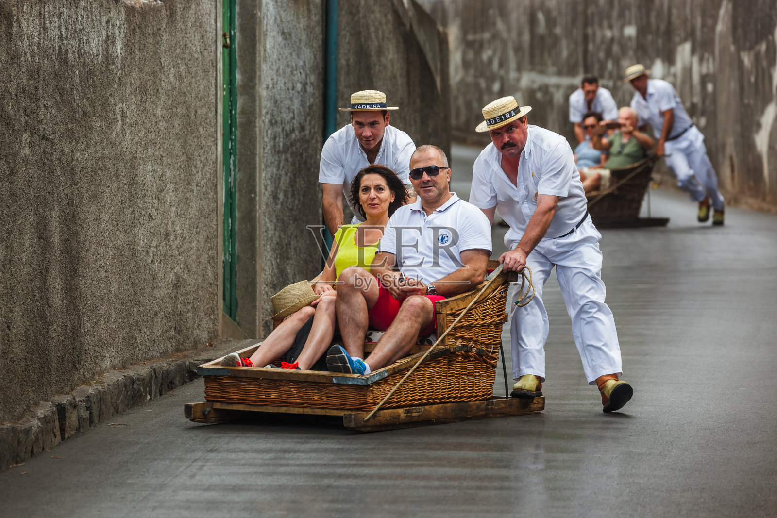 传统下坡雪橇之旅照片摄影图片