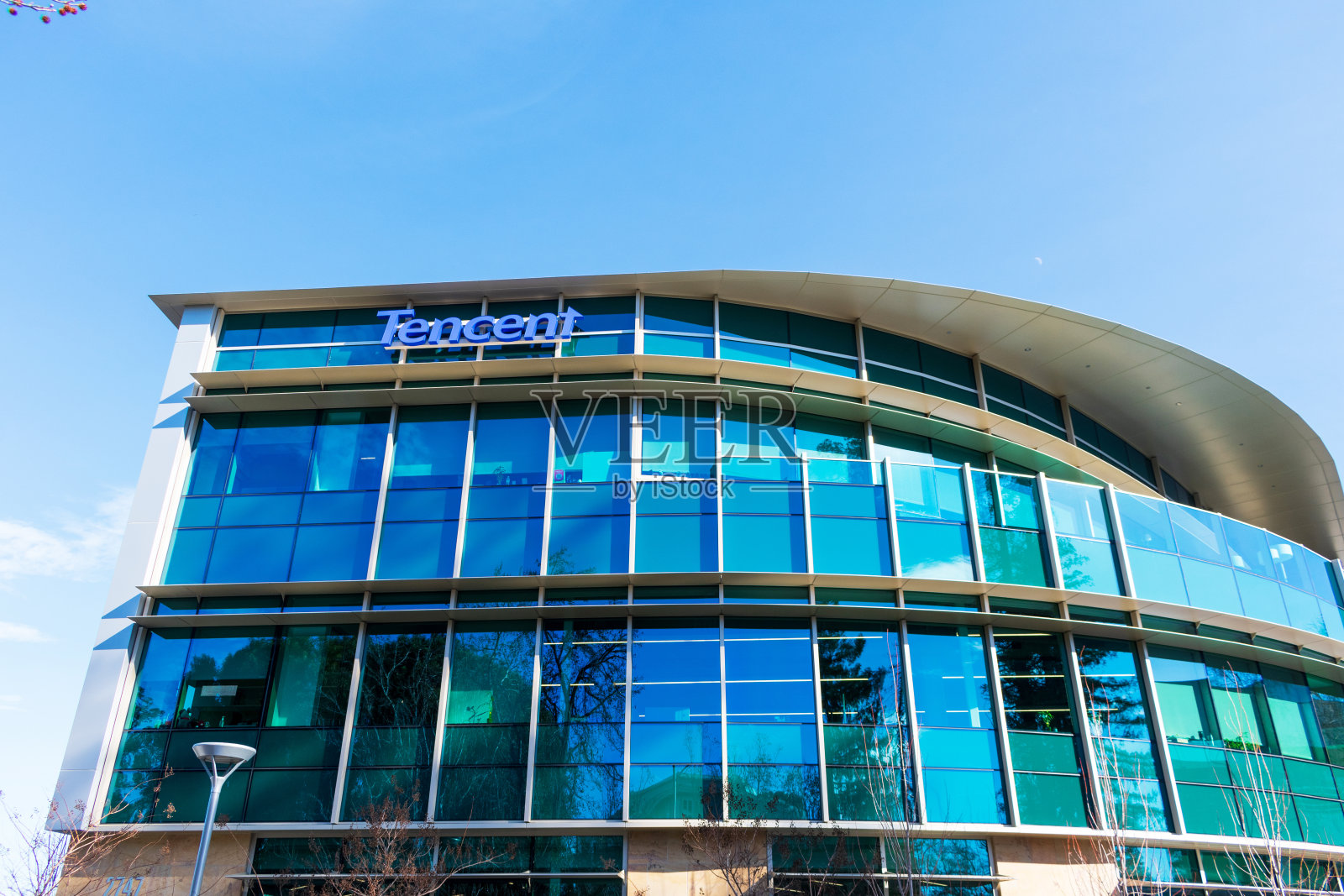 腾讯硅谷办公室外立面。腾讯是一家中国跨国集团控股公司照片摄影图片