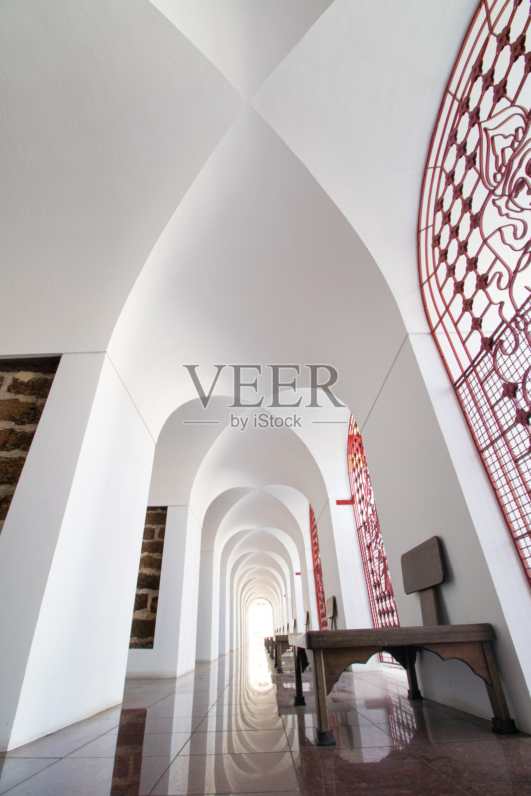 金属城堡泰国人称之为“Lo-ha-Pra-Sart”或Wat Ratchanatdaram Worawihan，那里是最受欢迎的泰国和外国人游客将参观和观光附近的金山(Wat Saket)和民主纪念碑。照片摄影图片