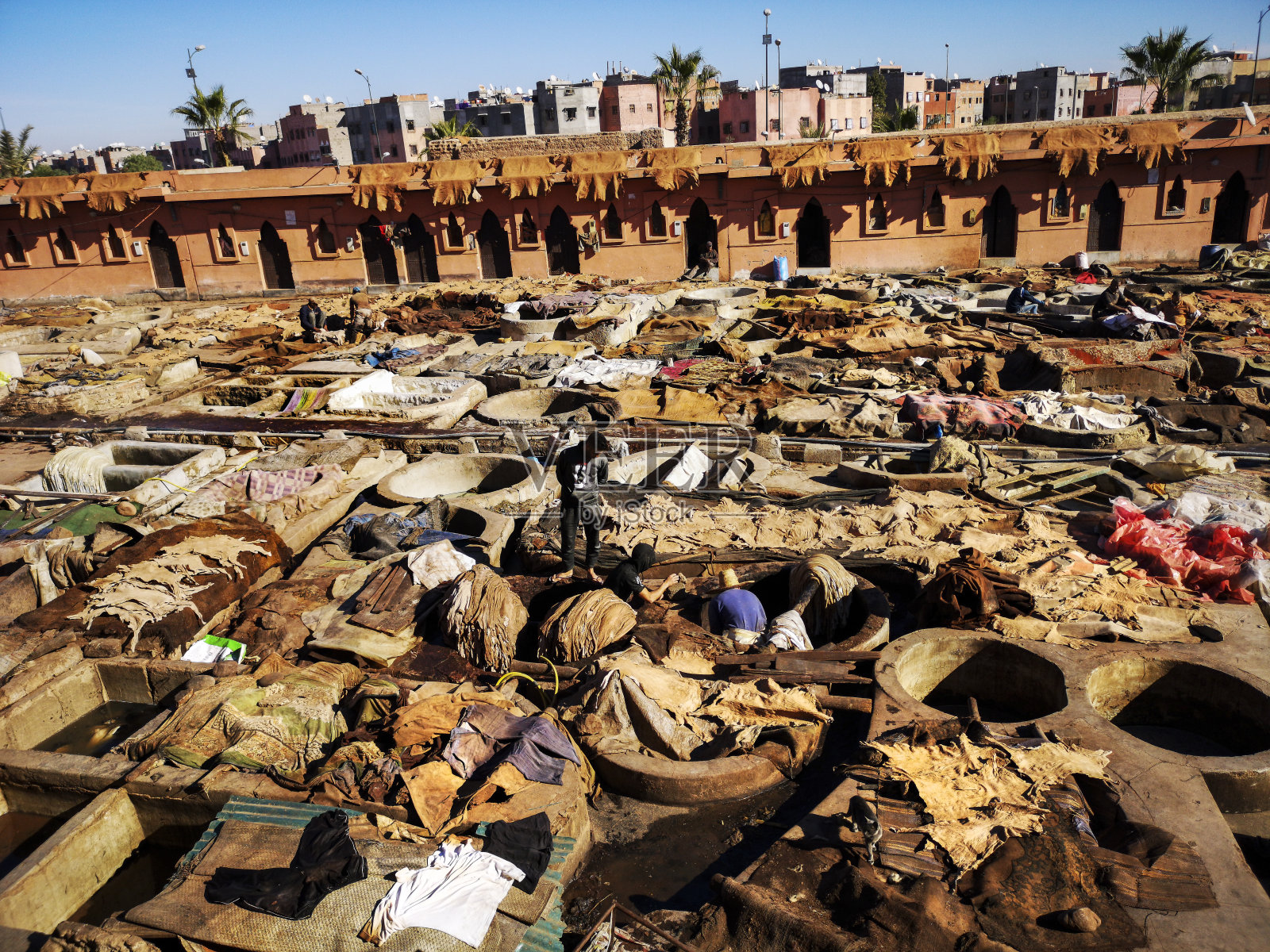 马拉喀什的摩洛哥皮革厂。摩洛哥照片摄影图片
