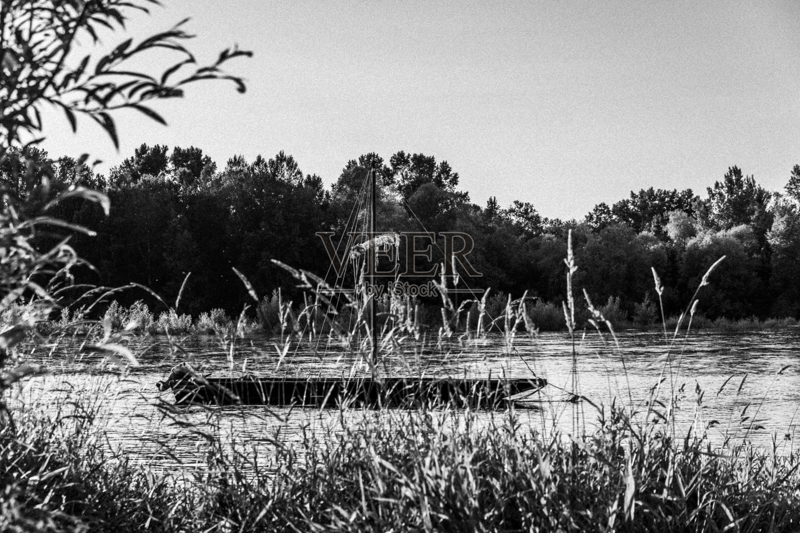 法国卢瓦尔河畔肖蒙的卢瓦尔河谷和河流照片摄影图片