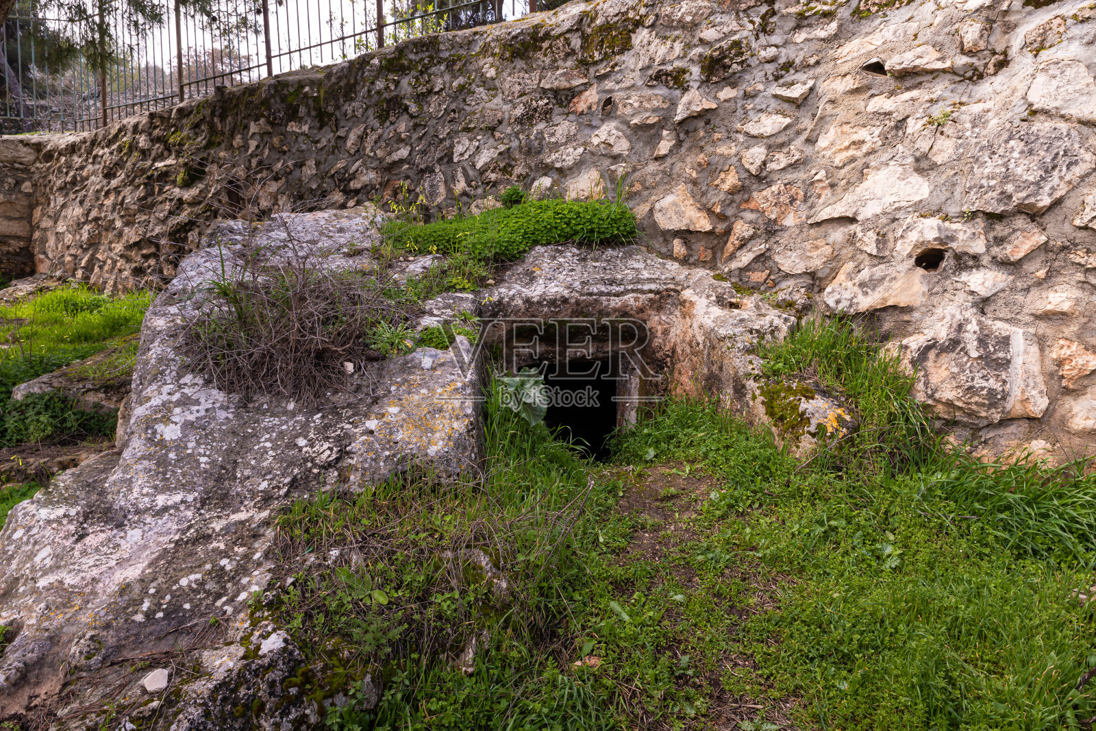 盖本希农公园的祭祀洞穴，耶路撒冷照片摄影图片