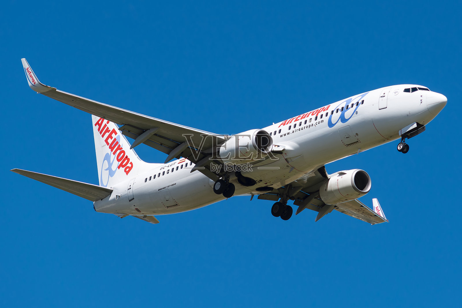 波音737-85P由欧罗巴航空公司操作降落照片摄影图片