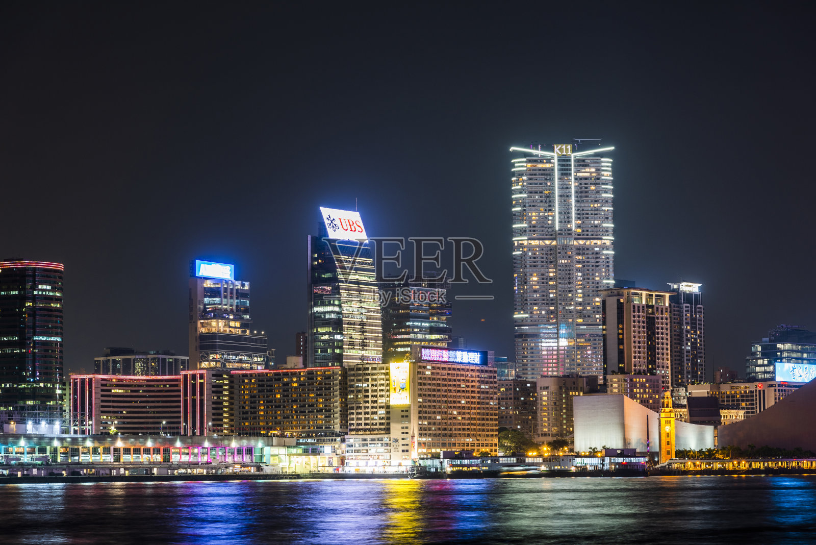 从维多利亚港眺望香港夜景照片摄影图片
