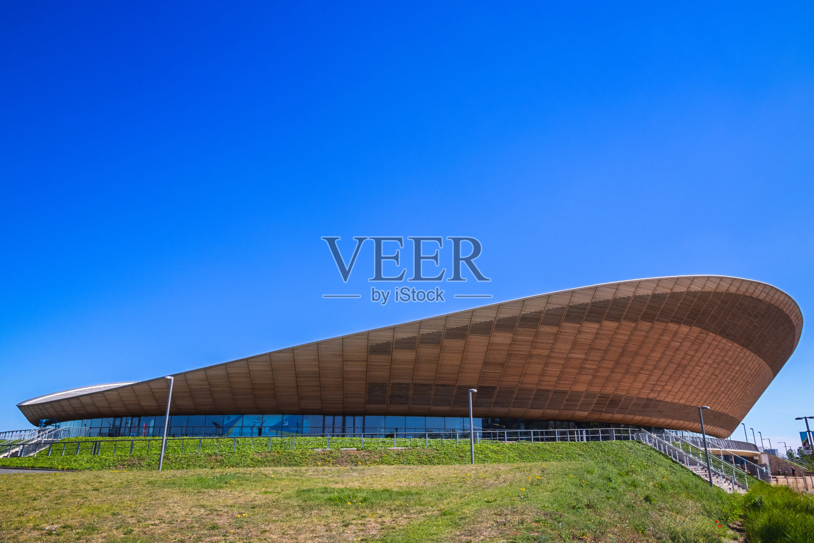 李谷自行车公园，伦敦伊丽莎白女王奥林匹克公园的自行车中心照片摄影图片