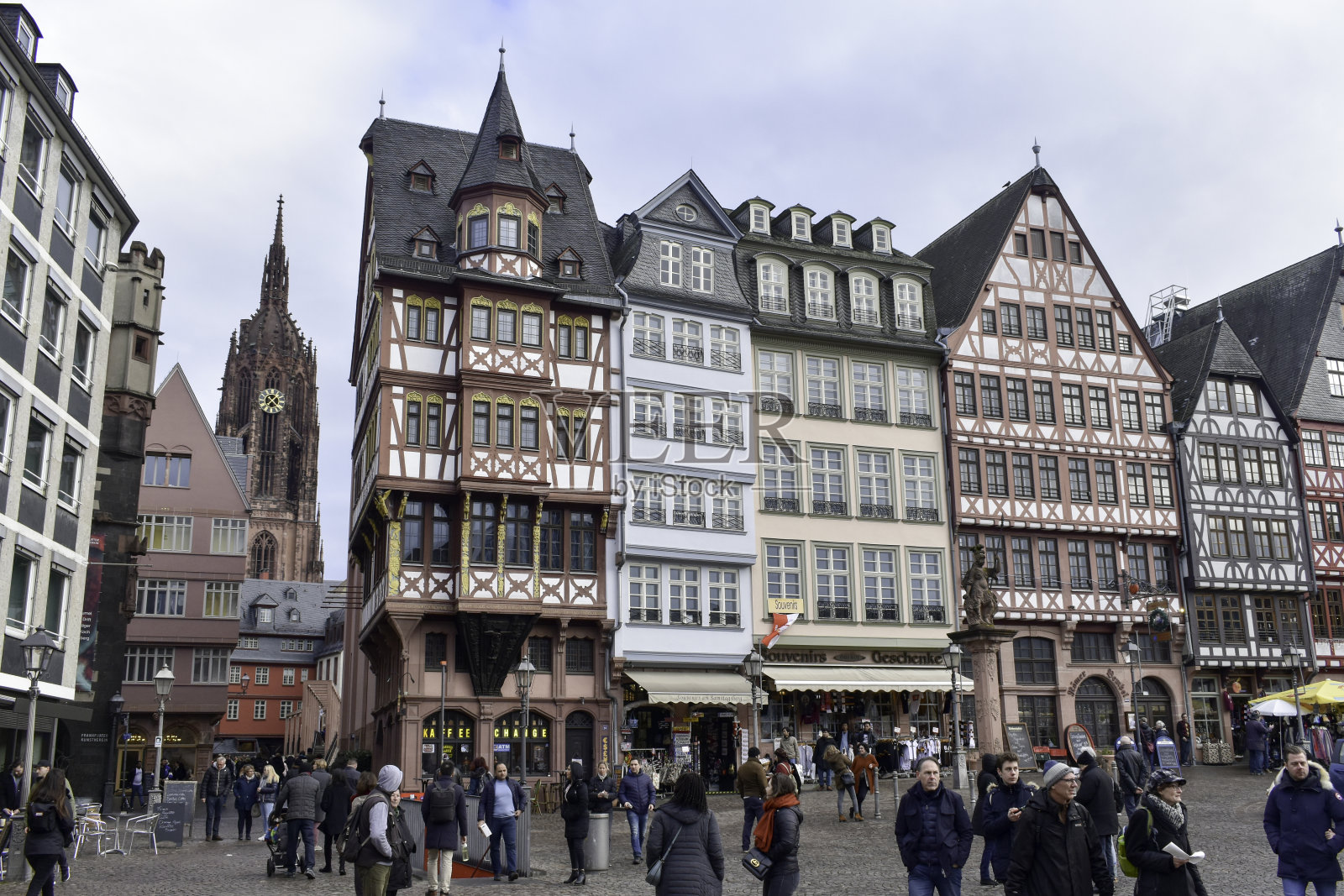 法兰克福老城的街景。照片摄影图片