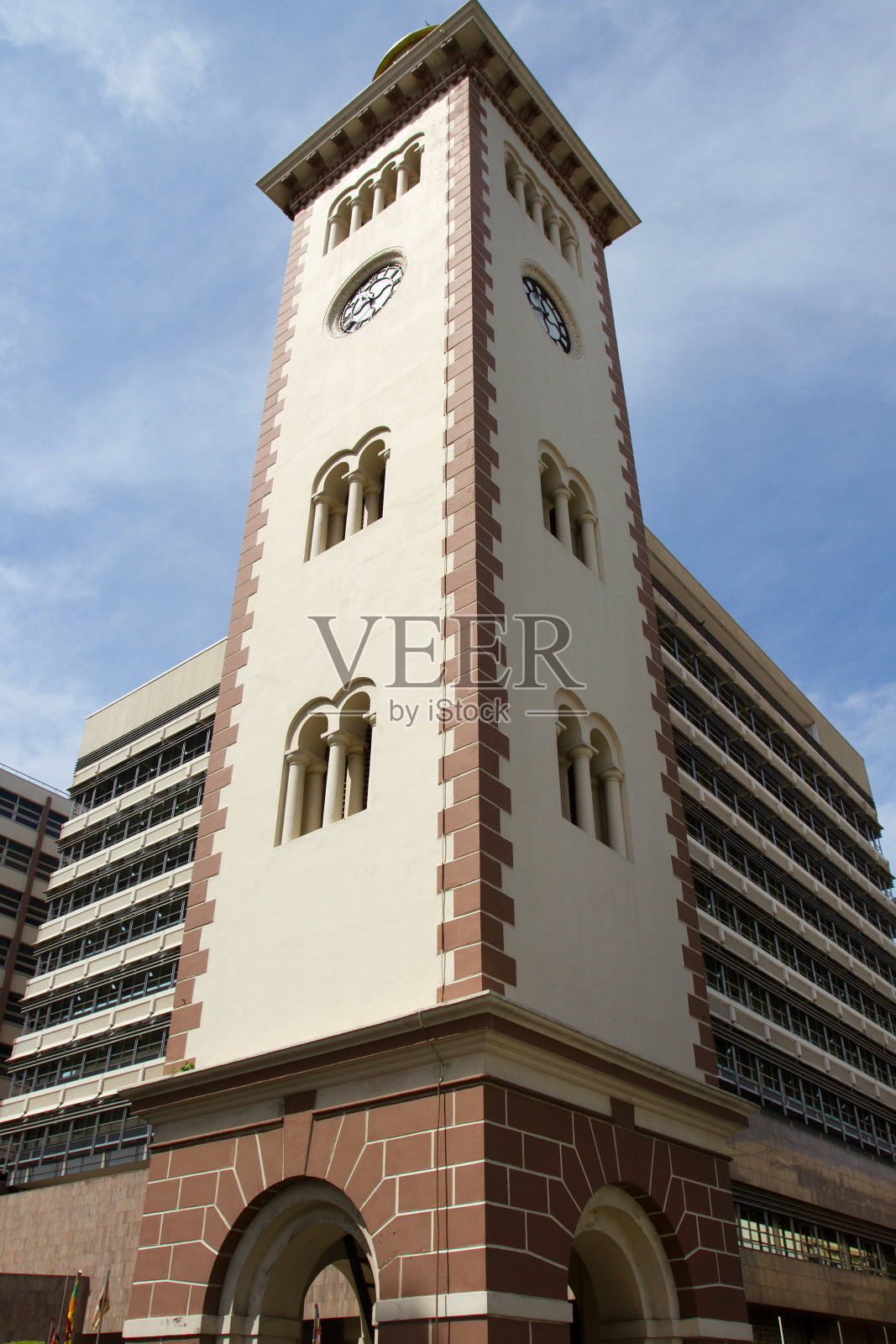 科伦坡灯塔和斯里兰卡中央银行。照片摄影图片