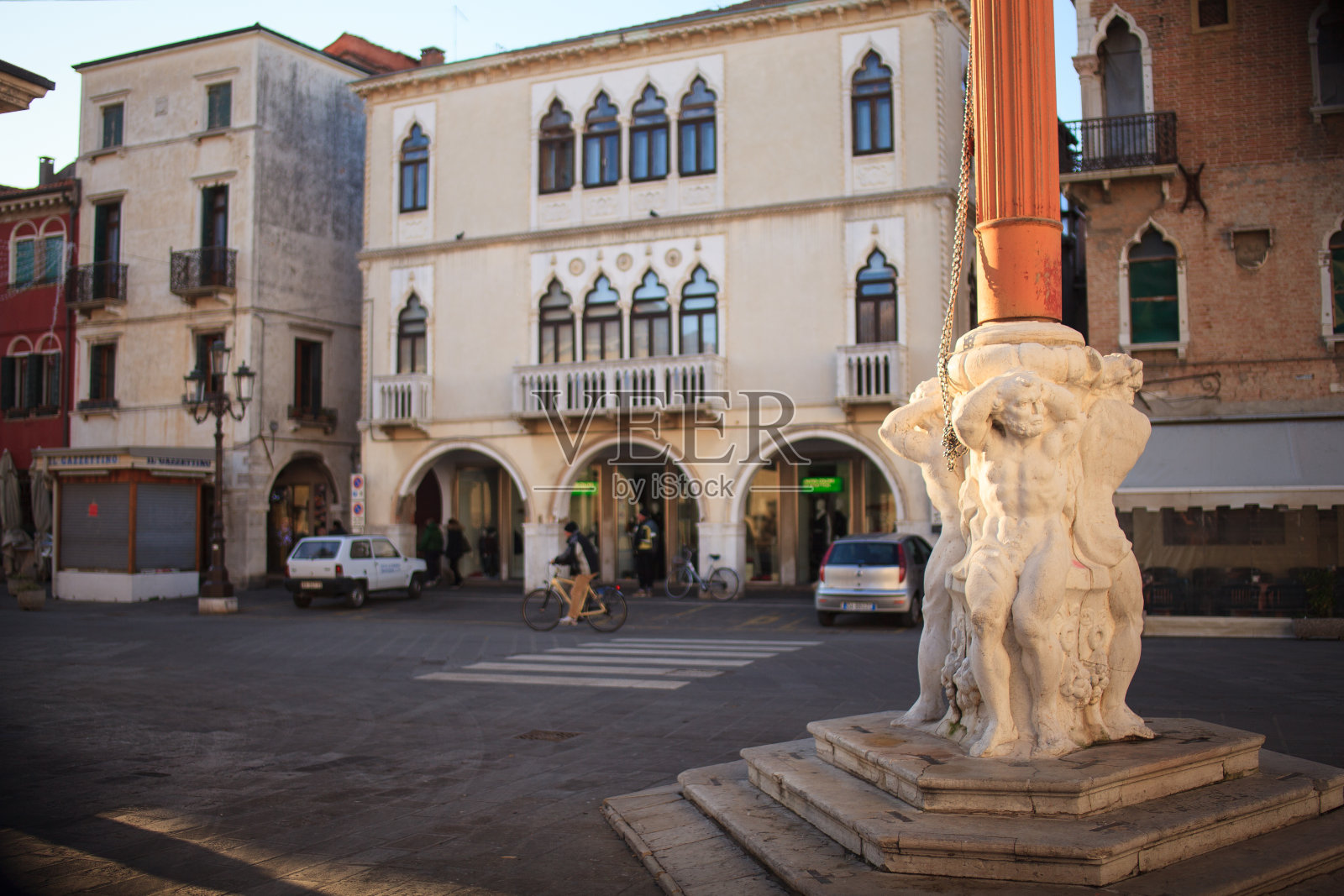 基奥吉亚斯滕达尔多纪念碑照片摄影图片