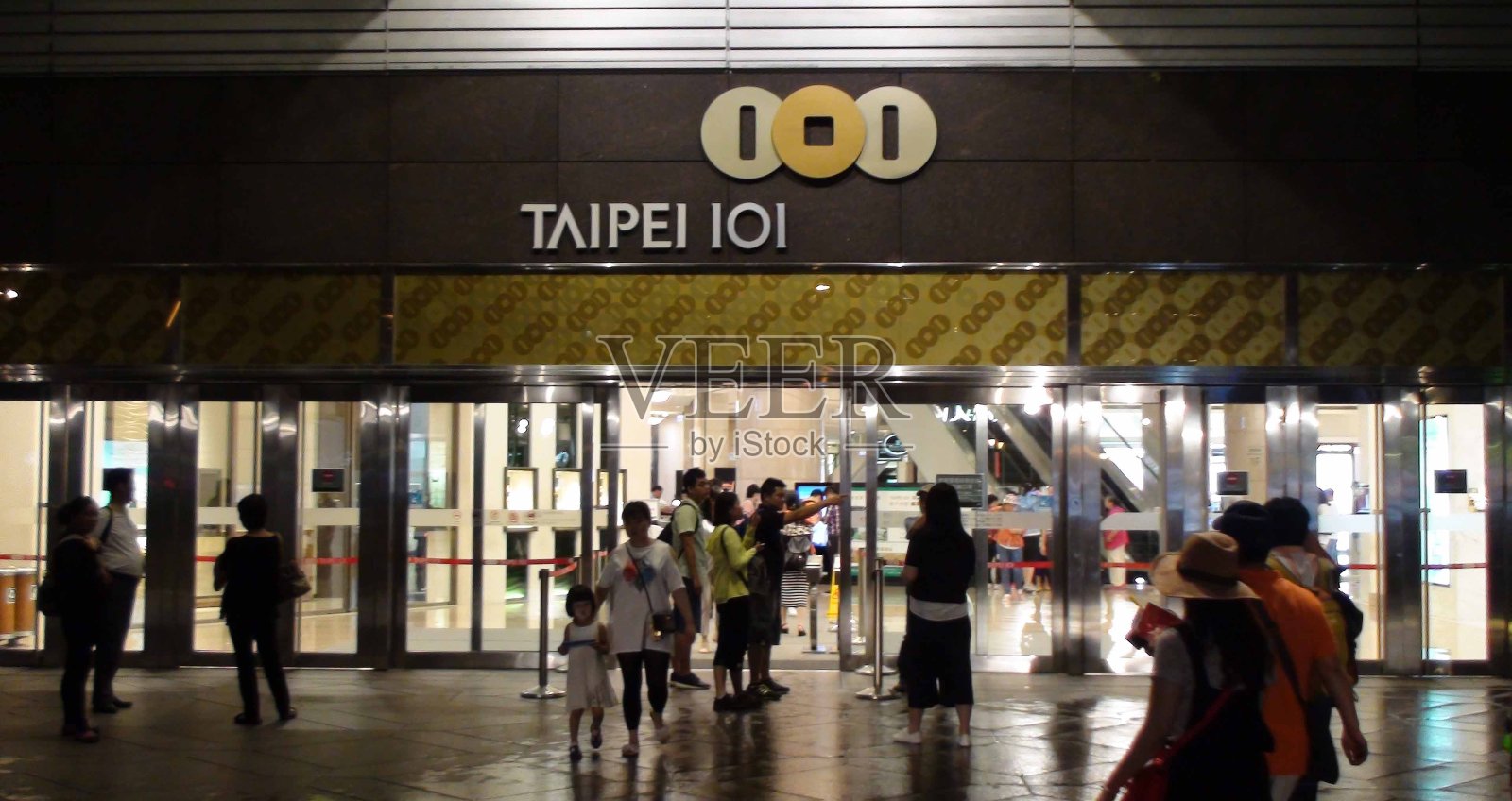 台北101入口，中国台湾台北的街景照片摄影图片