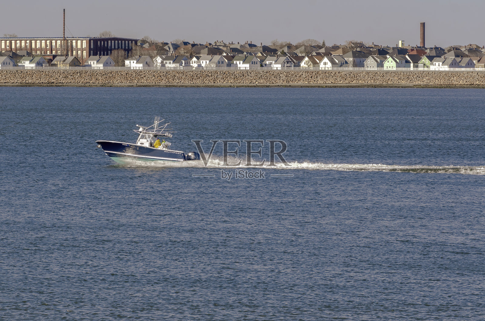 以新贝德福德社区为背景的快艇照片摄影图片