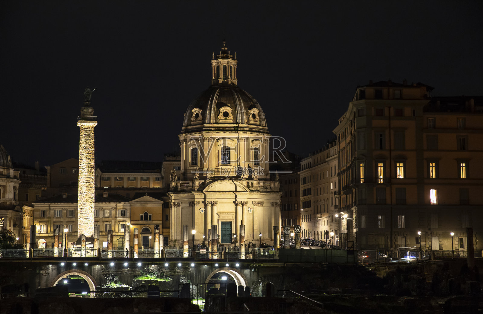 罗马洛雷托教堂的圣玛丽照片摄影图片