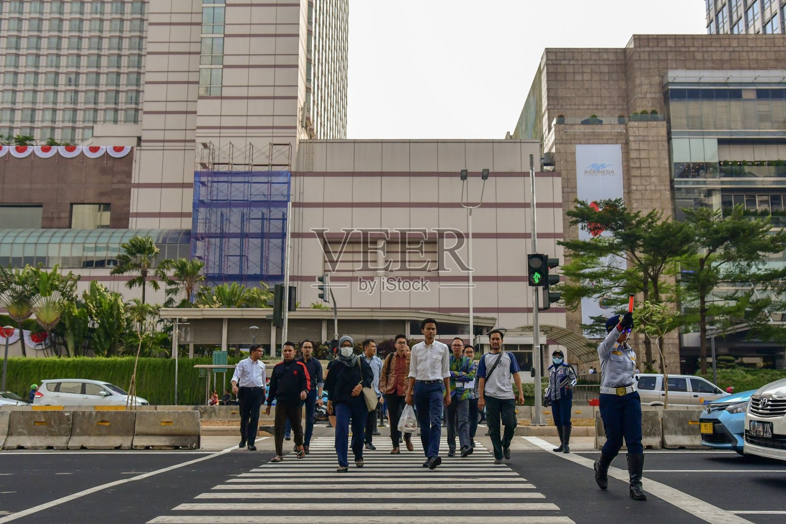安全的穿越照片摄影图片