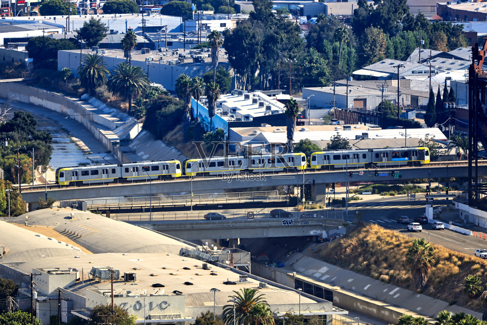 COVID-19时代洛杉矶地铁E线(世博)列车照片摄影图片