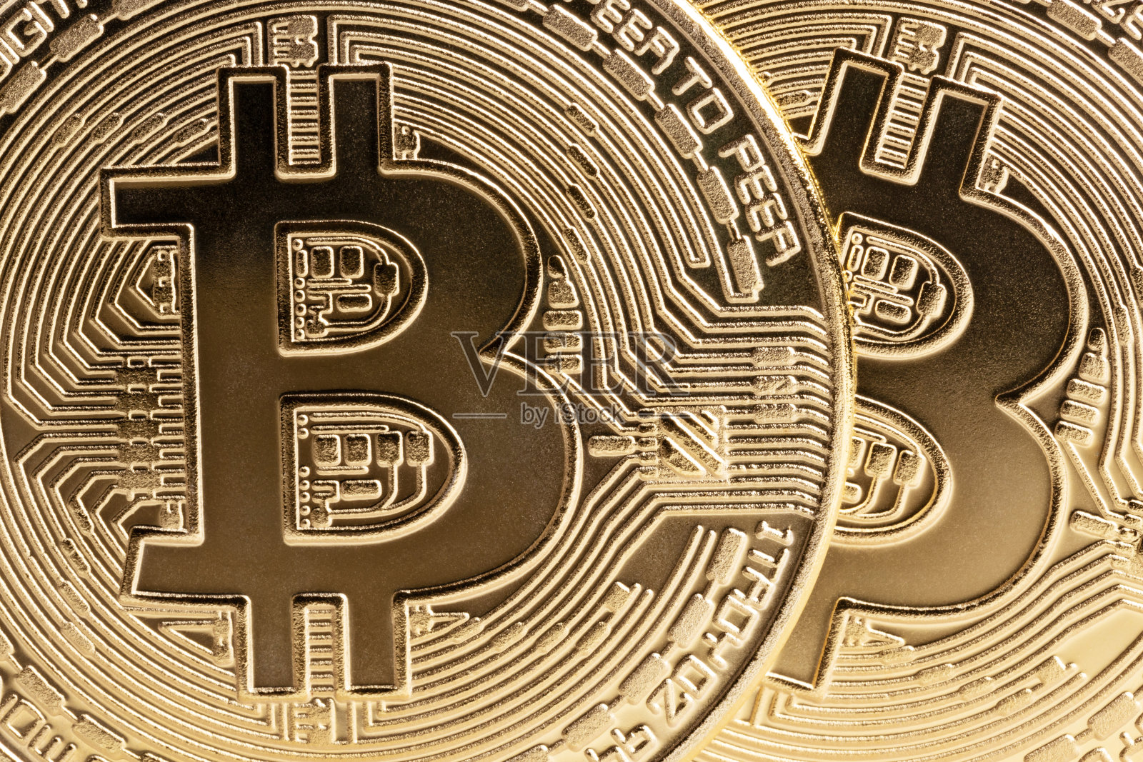 近距离的黄金比特币复制品照片摄影图片