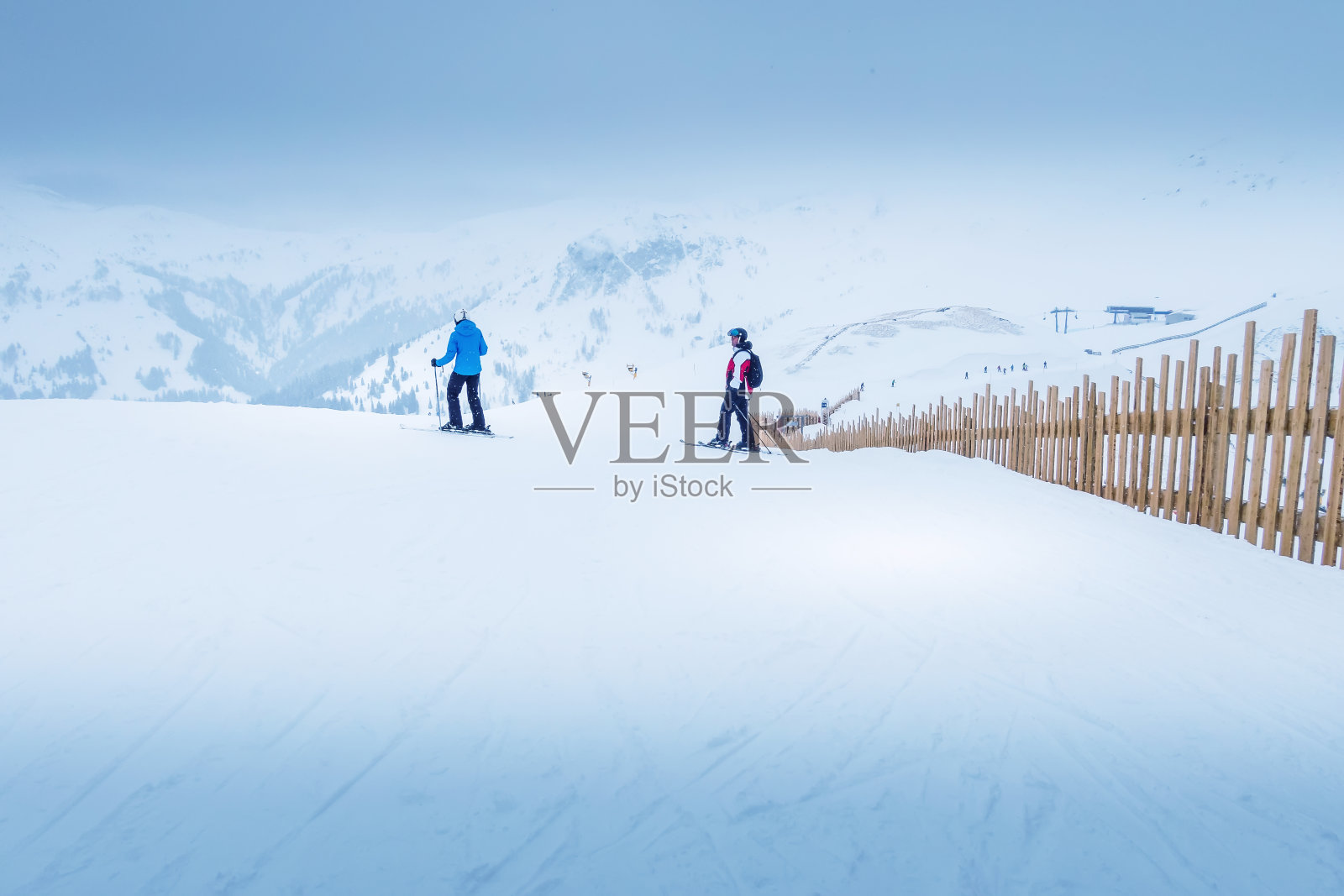 萨尔巴赫,奥地利滑雪斜坡和椅子升降机照片摄影图片
