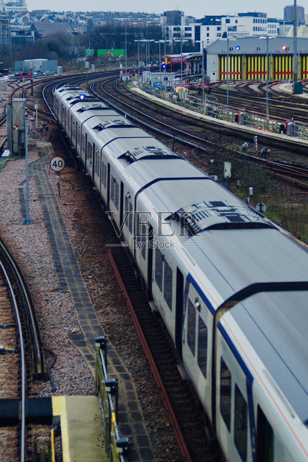 火车站的火车照片摄影图片