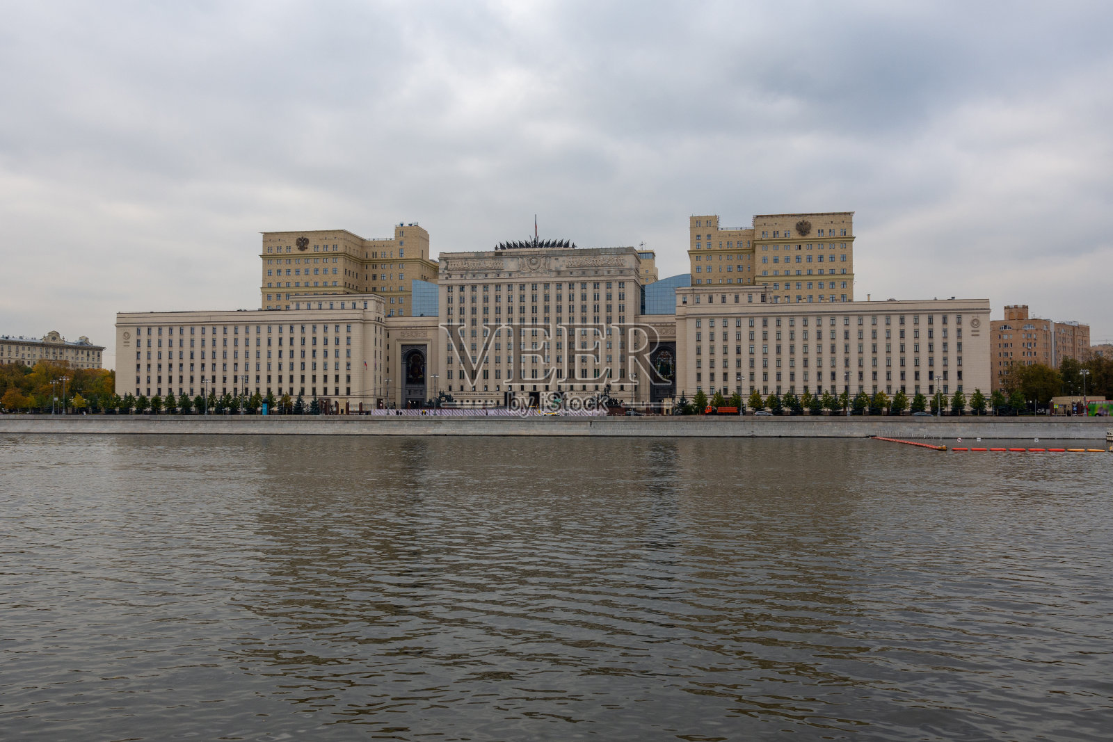 俄罗斯联邦武装部队部大楼的正面照片摄影图片