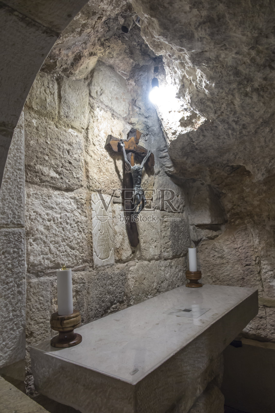 伯利恒圣诞教堂下方的洞穴照片摄影图片