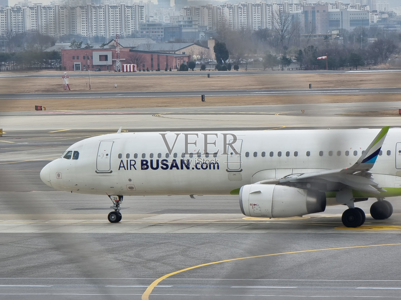 釜山航空公司空客A380特写照片摄影图片