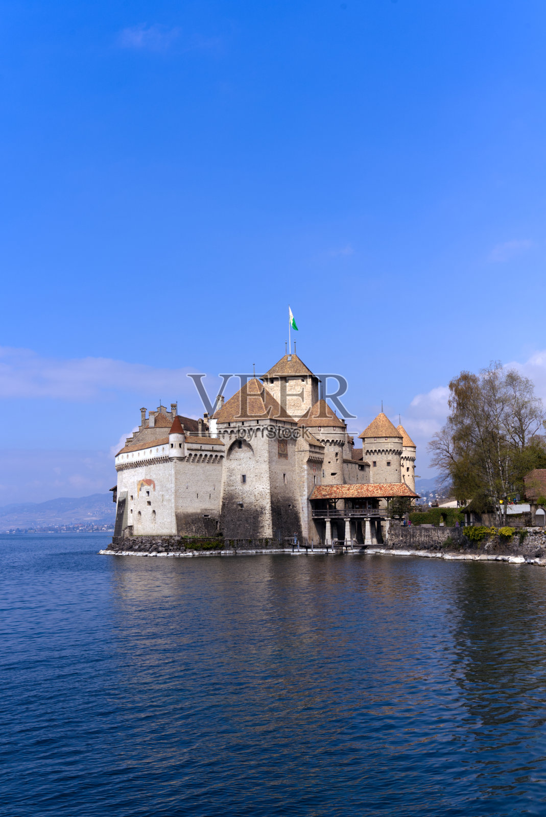 美丽的中世纪Château de Chillon在沃州，瑞士。照片摄影图片