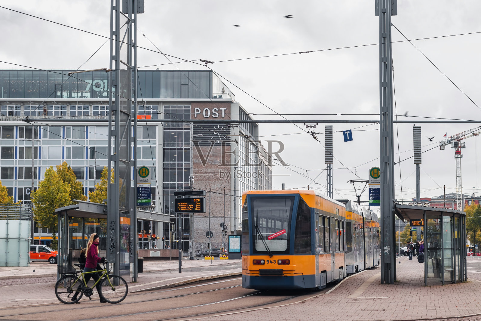 奥古斯都广场电车，莱比锡照片摄影图片