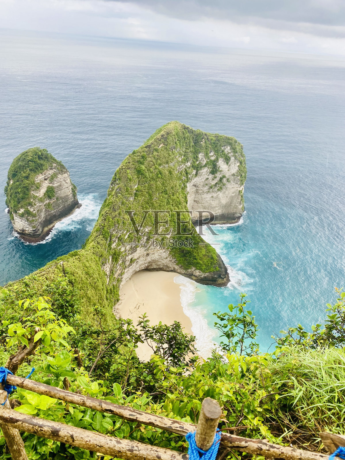 Kelingking海滩照片摄影图片