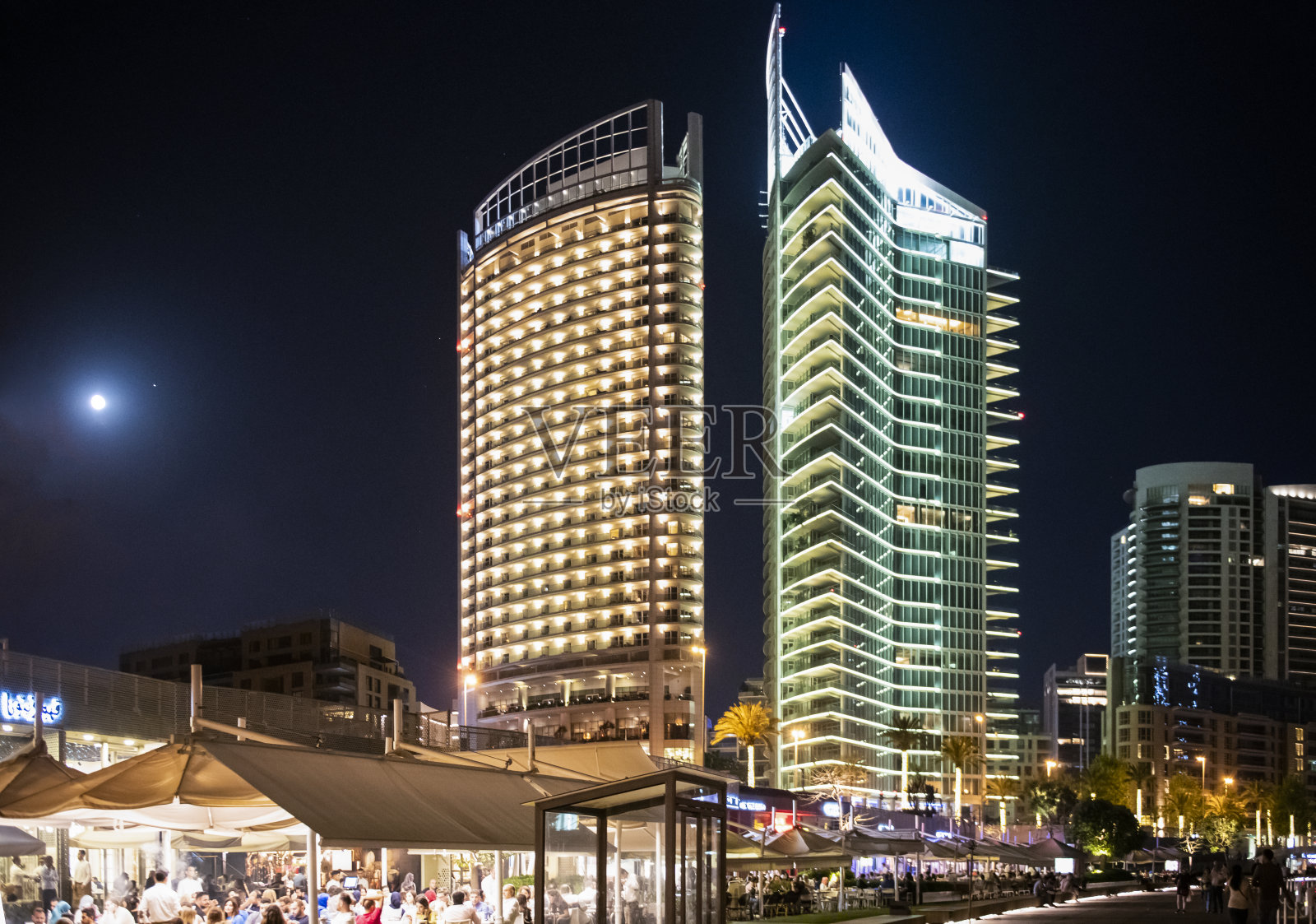 夜晚的贝鲁特码头景色照片摄影图片