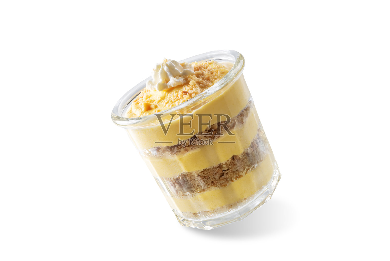 南瓜希腊酸奶蛋糕在一个杯子在白色孤立的背景照片摄影图片