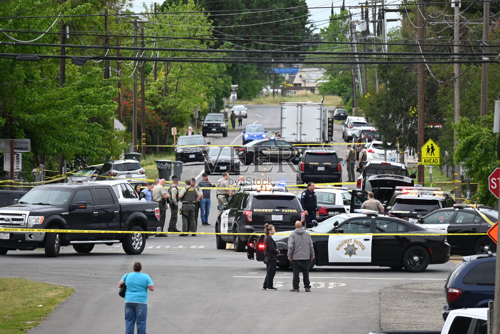 加州尤巴县警官涉嫌枪击照片摄影图片