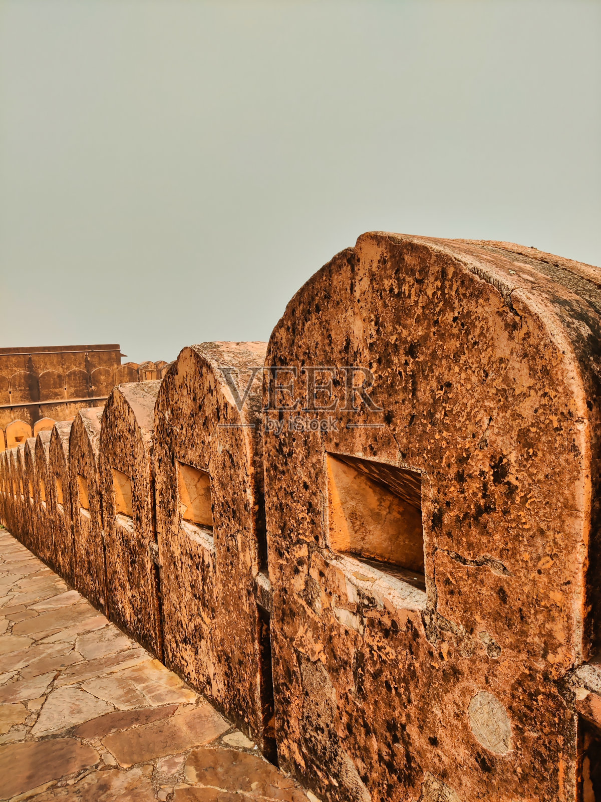 白天拍摄的粉色城市的Jaigarh堡垒照片摄影图片