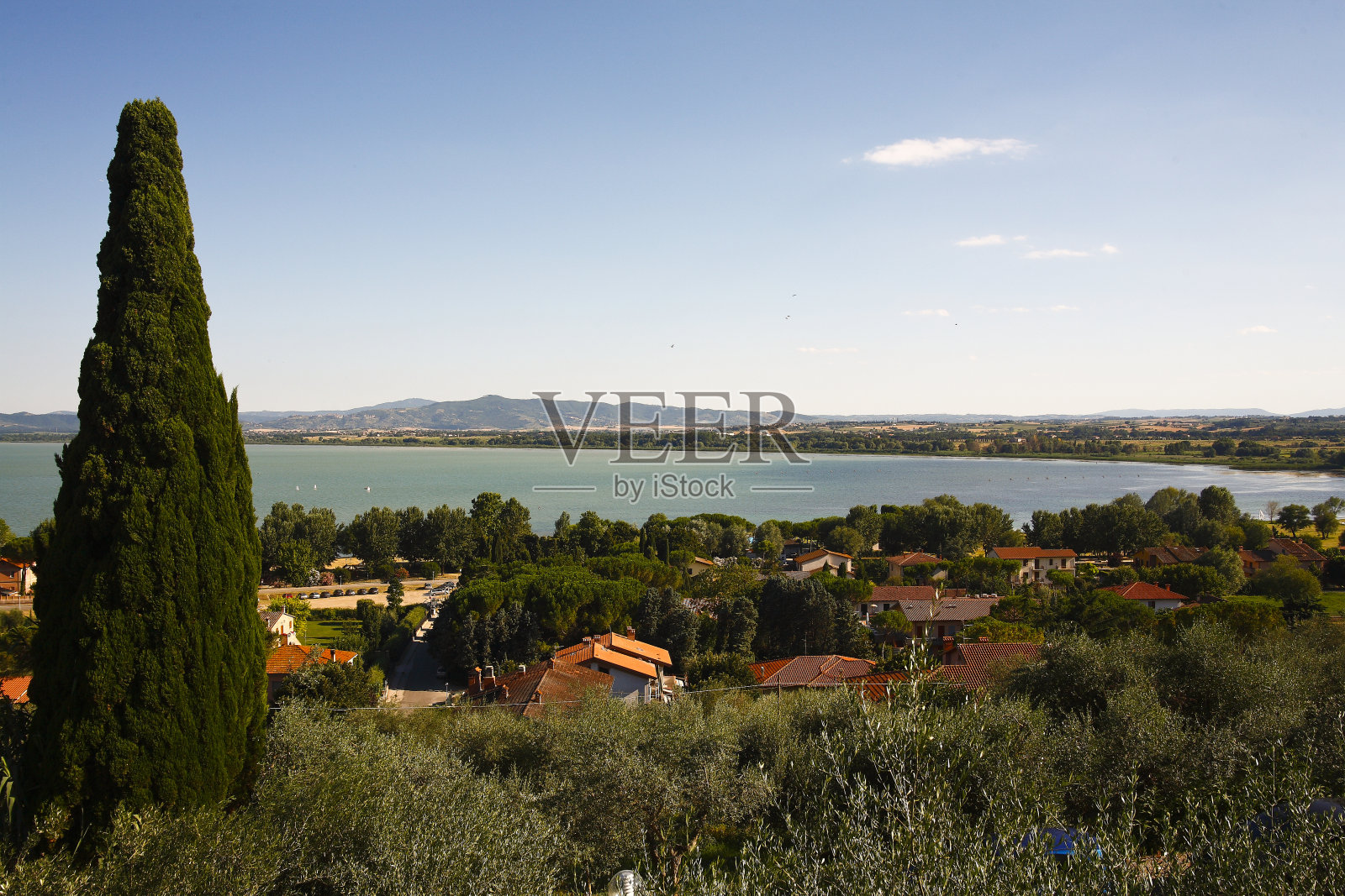 翁布里亚的特拉西梅诺湖。景观照片摄影图片