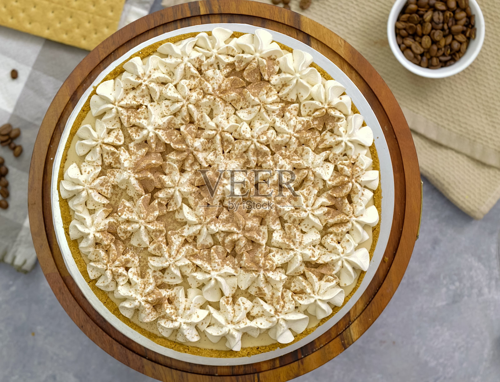 三重咖啡芝士蛋糕照片摄影图片