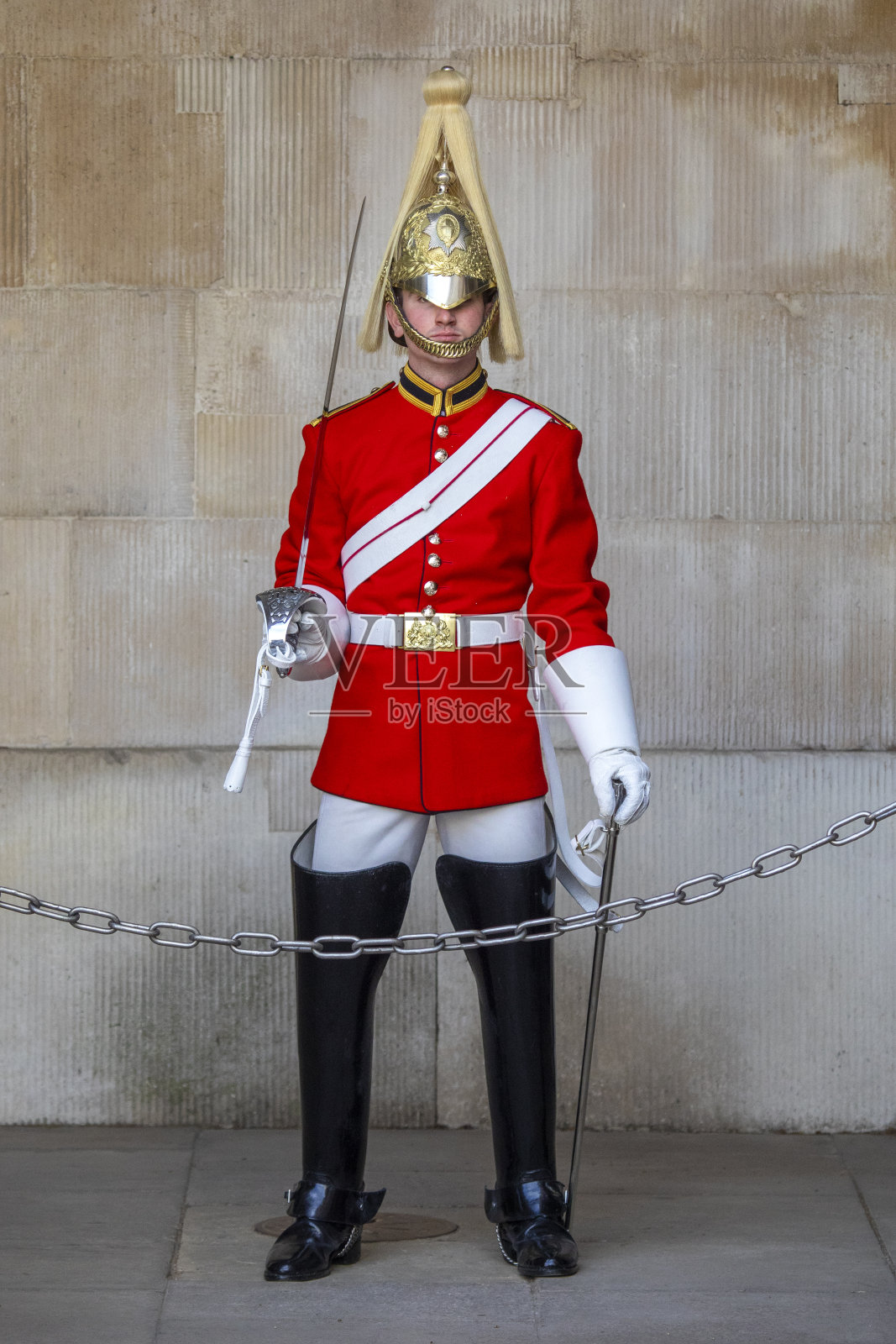 英国伦敦皇家骑兵卫队阅兵场的女王救生员照片摄影图片