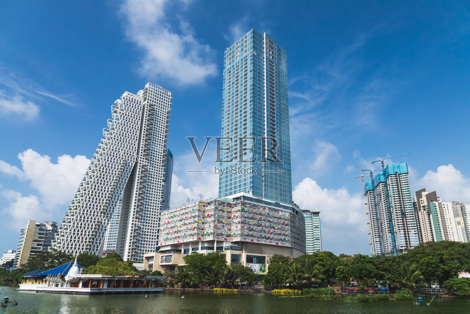 斯里兰卡，科伦坡城市天际线与摩天大楼塔照片摄影图片