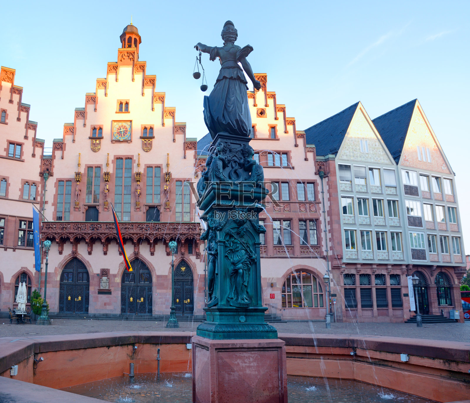 德国法兰克福的贾斯蒂亚雕像照片摄影图片