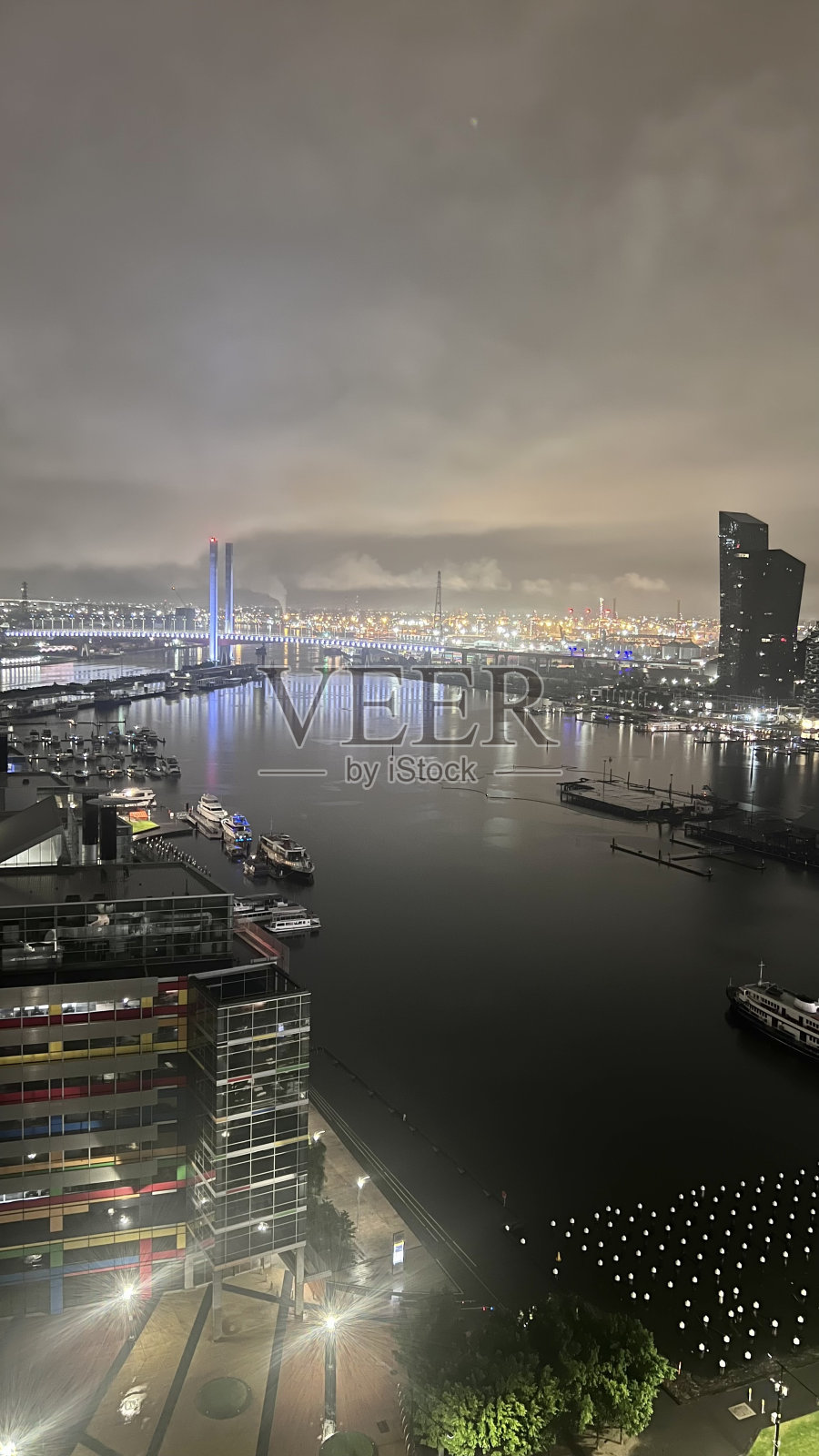 码头区晚上天空照片摄影图片