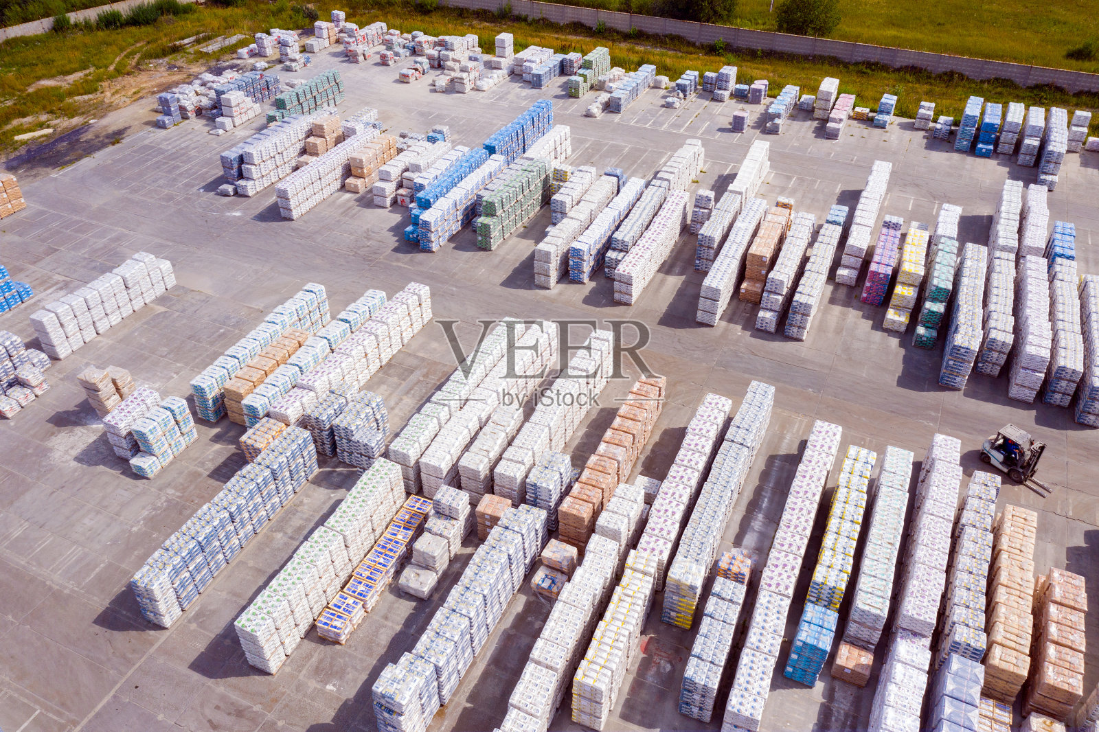 仓库露天场地水泥袋的鸟瞰图照片摄影图片